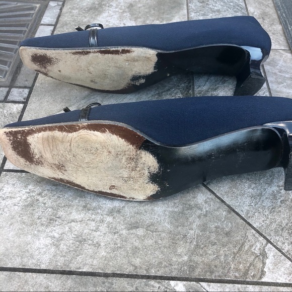 Stuart Weitzman Kitten Heel with Bow - Picture 7 of 10